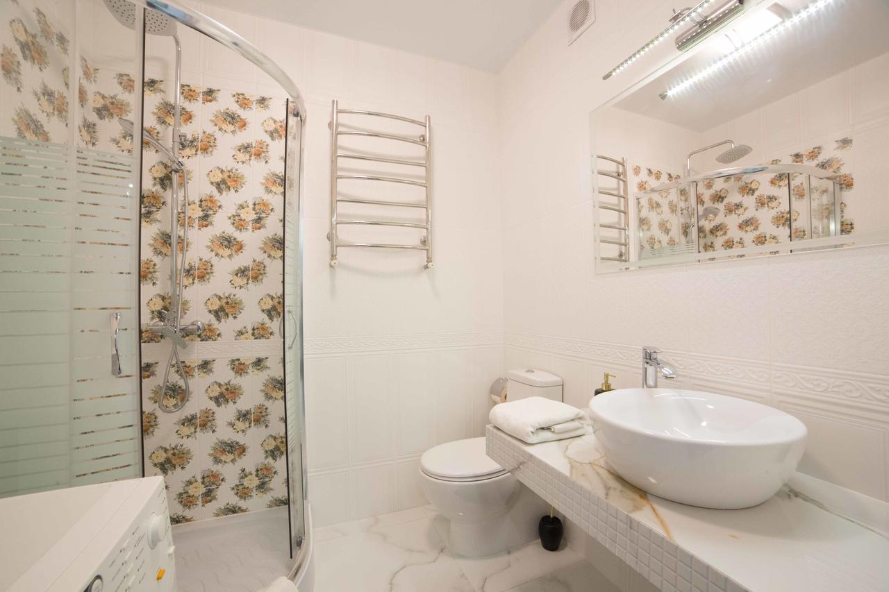 Leogrand Apartments On Kulisha 36 리비프 외부 사진
